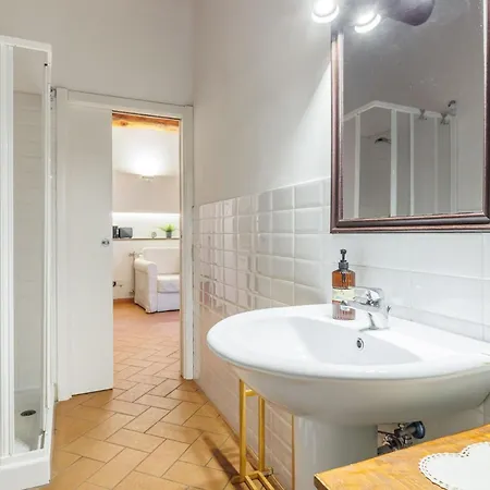 L'alloggio Del Centro Apartment *